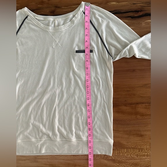 Lululemon Weightless Crew Top - Picture 11 of 14